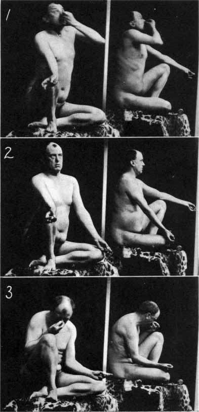Foto de Crowley demonstrando a maneira correta de realizar Prāṇāyāma